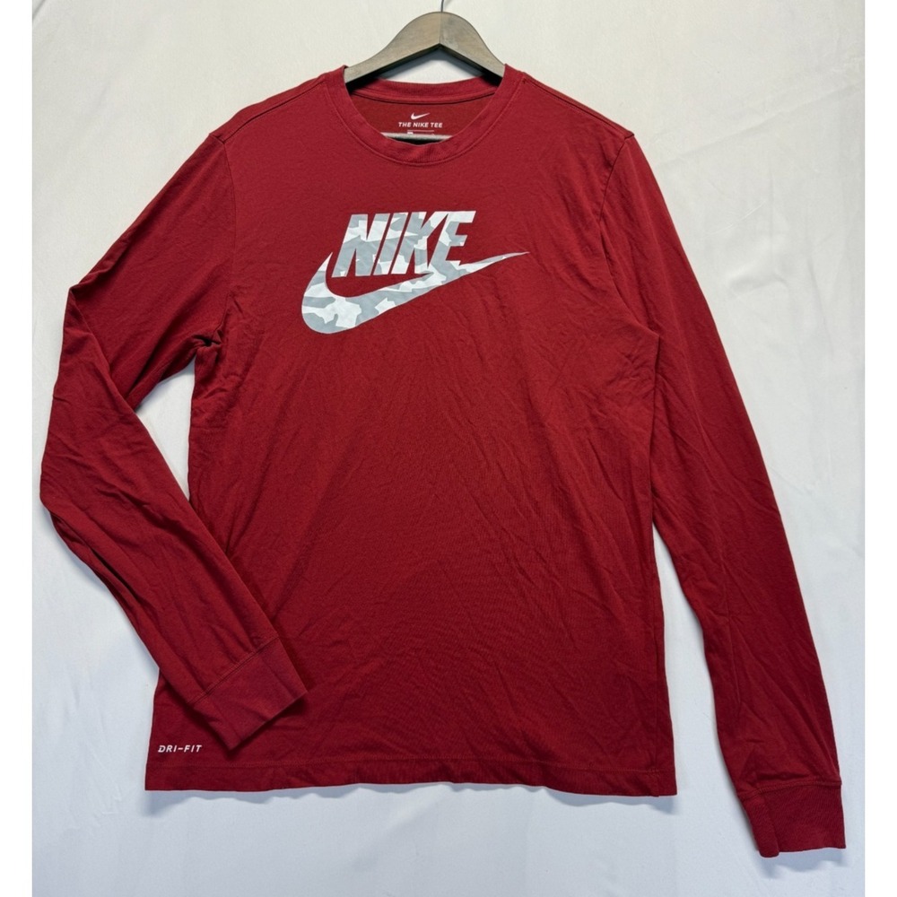 The Nike Dri Fit Tee Shirt Mens Medium Red Graphic Camo Swoosh Logo Athleisure